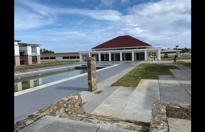 Hotel Bintang Lima yang berubah menjadi tempat penampungan sementara bagi orang Ambeno yang datang dari luar negeri. Foto Media RAEOA. 