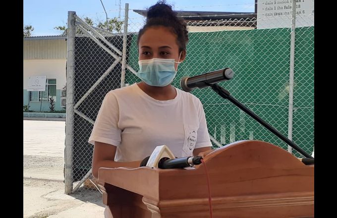 A recovered COVID-19 patient gives thanks at the Vera Cruz health center, Dili Saturday 25 April 2020. Photo of The Oe-Kusi Post / Marcelino Bata